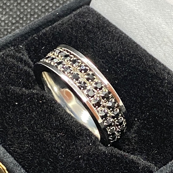 Ring - Picture 5 of 5